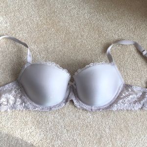 LIKE NEW VS Dream Angels Demi Bra in lavendar